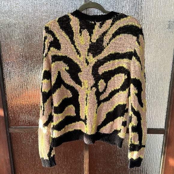 Le Superbe
Electric Zebra Cardigan size medium EUC - Picture 13 of 13